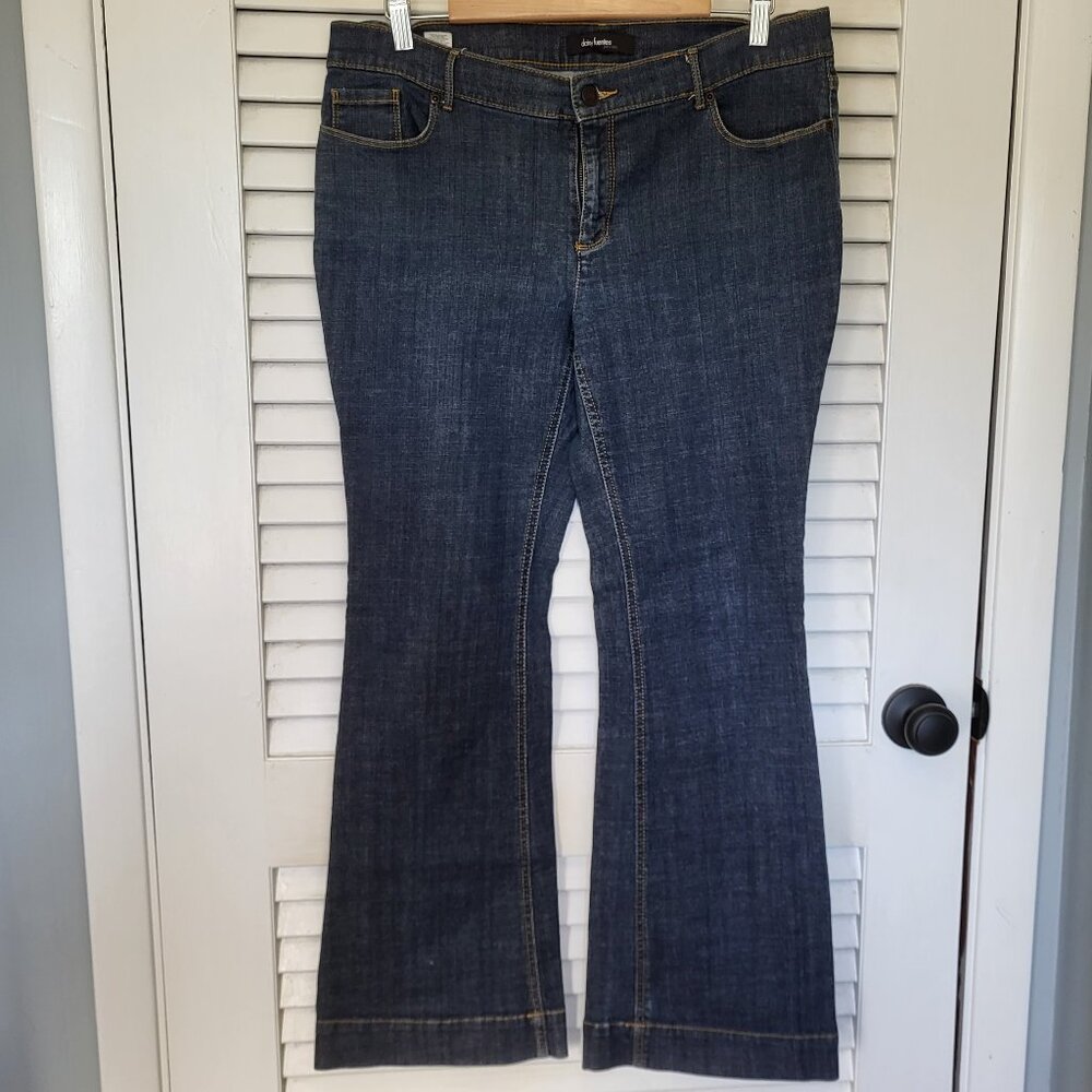 Daisy Fuentes Women's Jeans 12P Denim Petite Boot Cut Excellent Condition